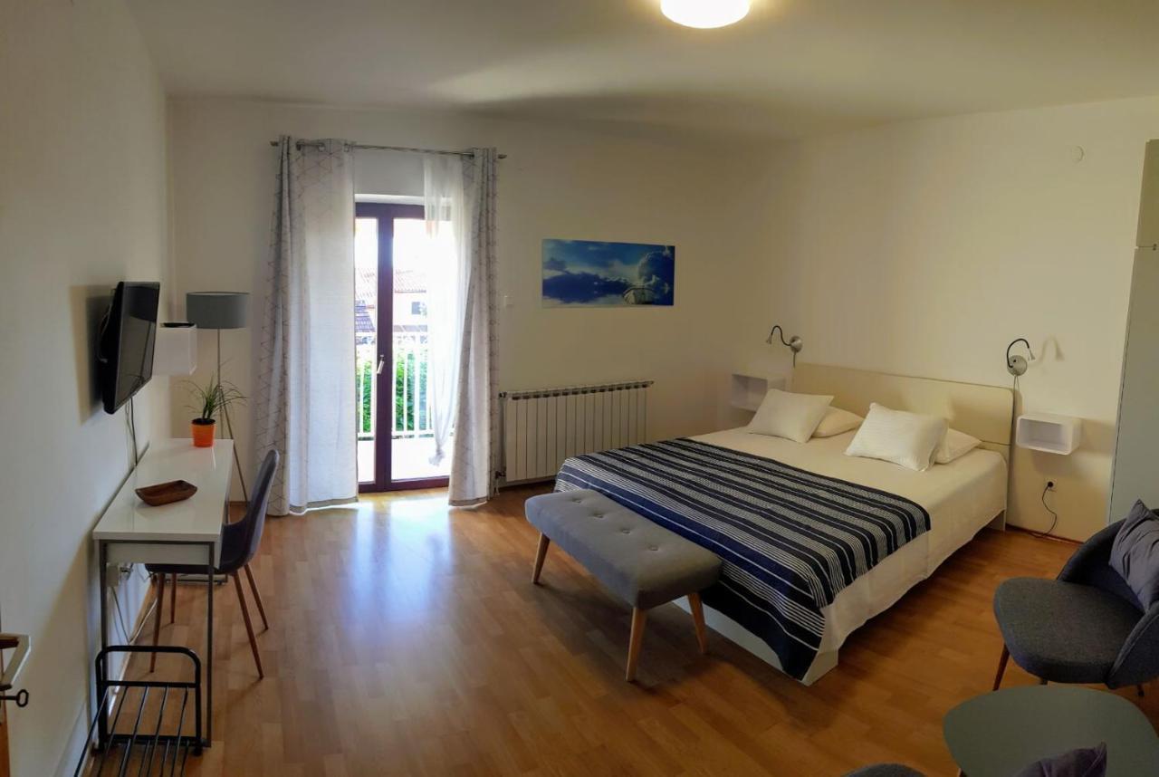 Apartments & Rooms Tom メドゥリン エクステリア 写真